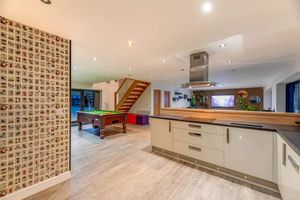 Photo 16- click for photo gallery